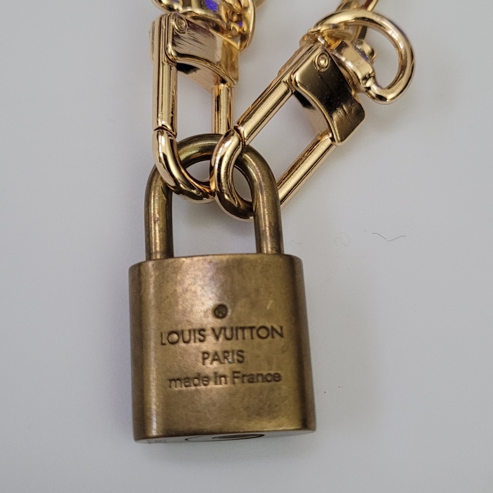 346 Lv Lock No Key with Unbranded Gold Chain